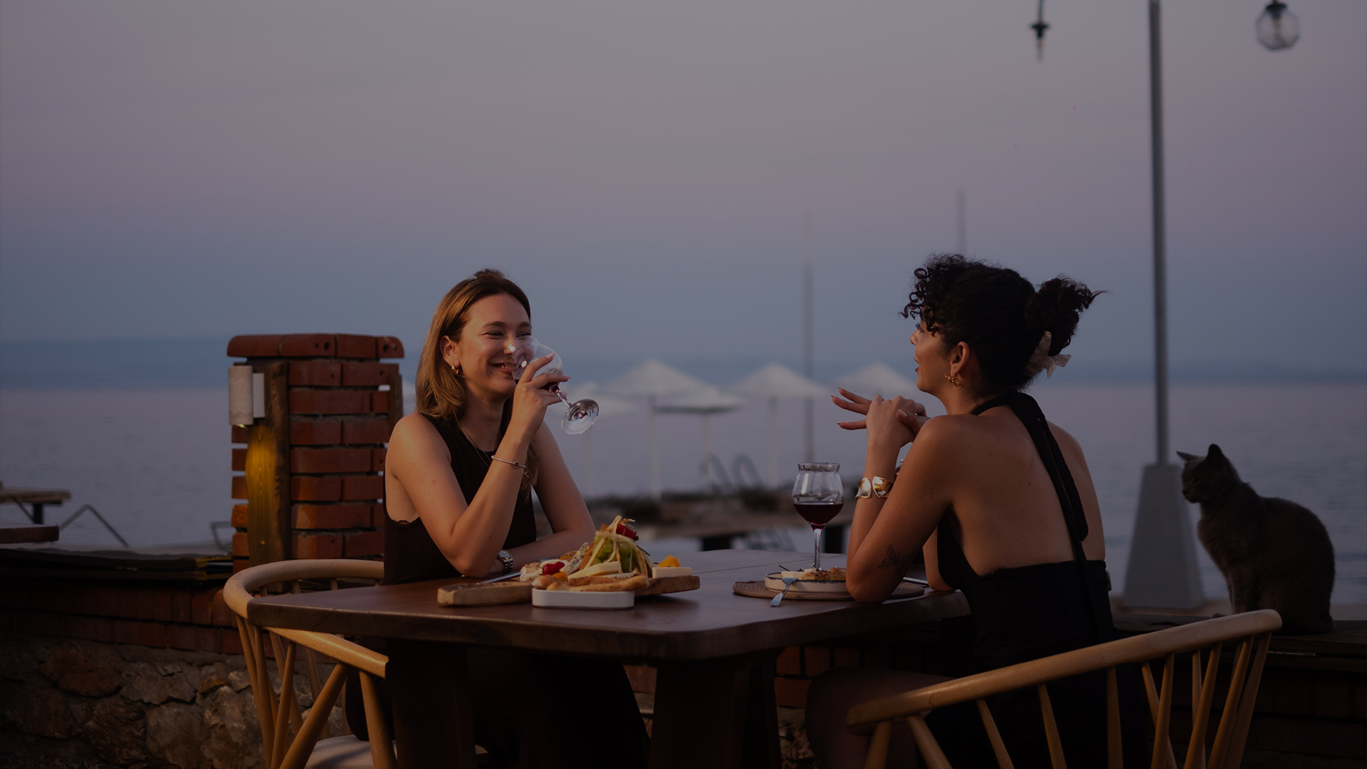 Dining by the Sea, Embraced by Nature