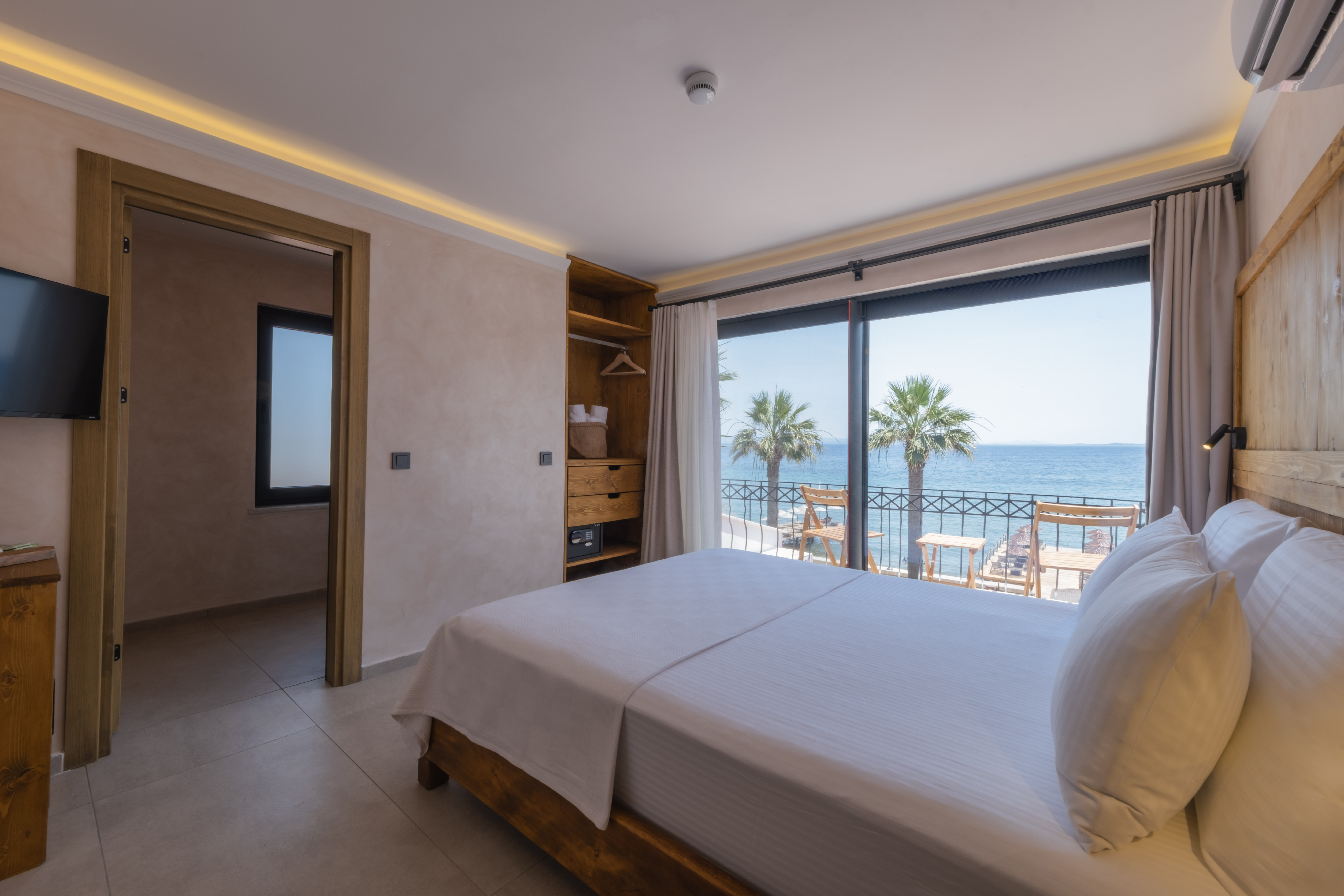 Deluxe Sea View Room with Balcony